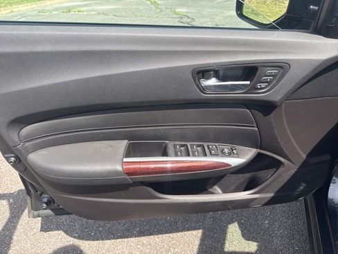 Used 2015 Acura TLX w/ Technology Package FWD image 11