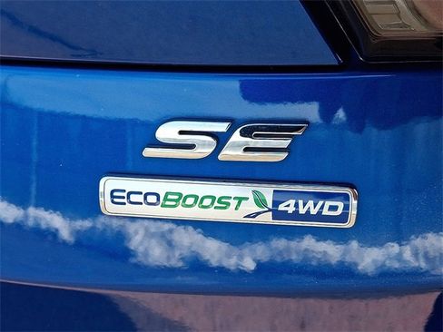 Certified 2018 Ford Escape SE w/ SE Sport Appearance Package image 30