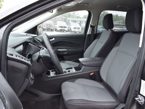 Used 2018 Ford Escape SE w/ Ford Safe & Smart Package FWD image 6