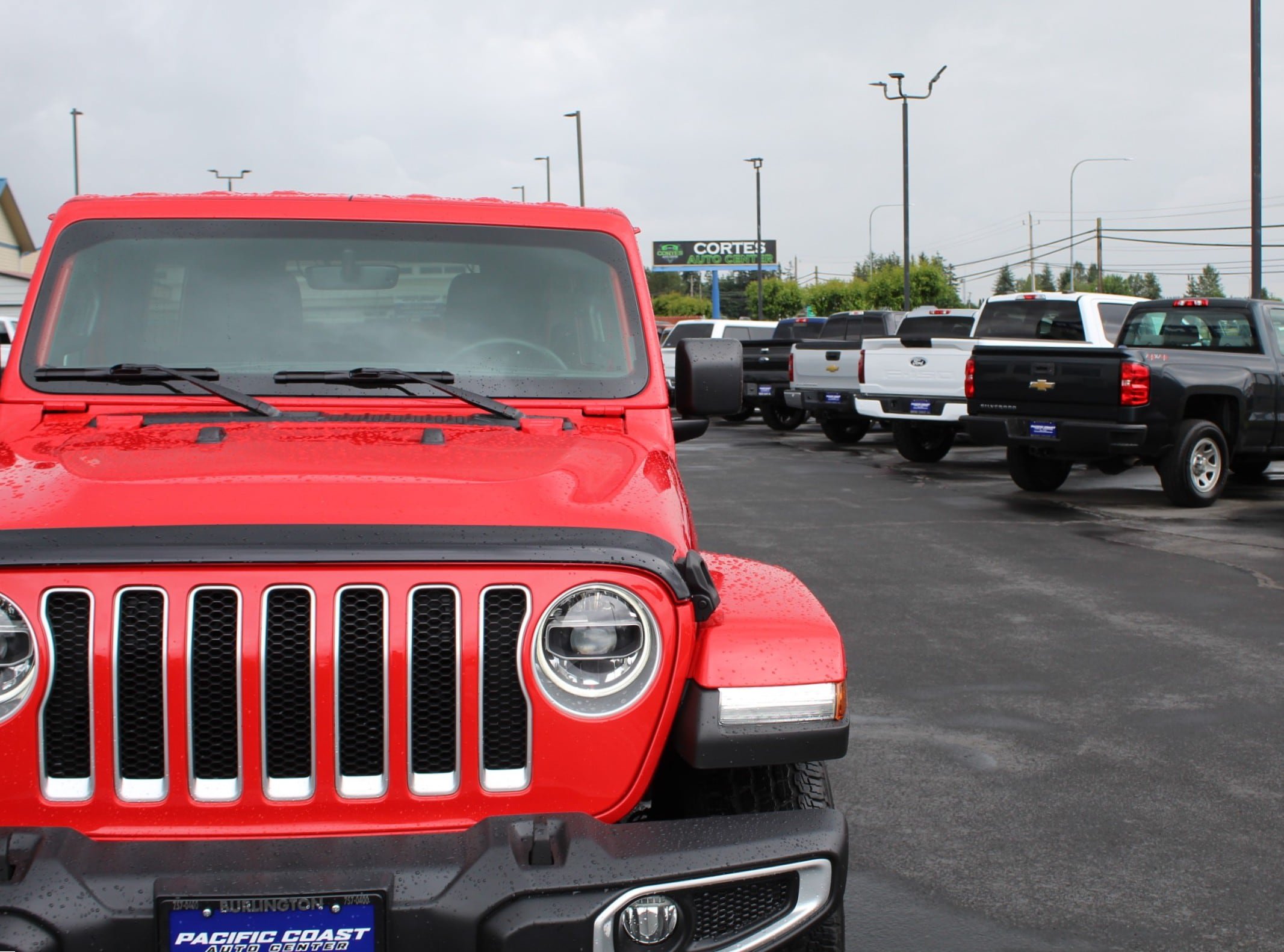 Used 2018 Jeep Wrangler Unlimited Sahara w/ Uconnect 4C Nav & Sound Group AWD/4WD image 11