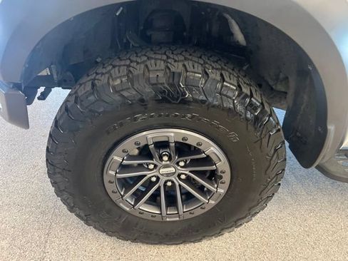Used 2019 Ford F150 Raptor w/ Equipment Group 802A Luxury AWD/4WD image 10