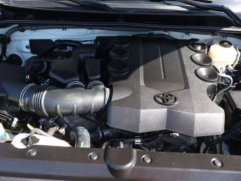 Used 2018 Toyota 4Runner Limited AWD/4WD image 13
