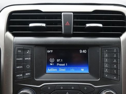 Used 2017 Ford Fusion SE image 28