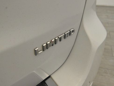 Used 2018 Jeep Grand Cherokee Limited image 33