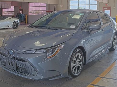 Used 2020 Toyota Corolla LE FWD image 1