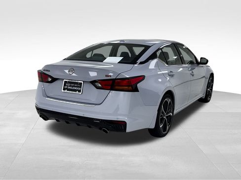 Used 2023 Nissan Altima 2.5 SR w/ SR Premium Package image 7