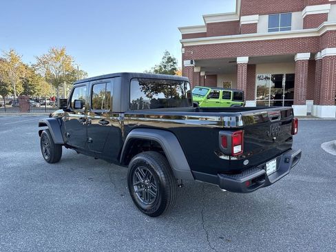 New 2025 Jeep Gladiator Sport AWD/4WD image 5