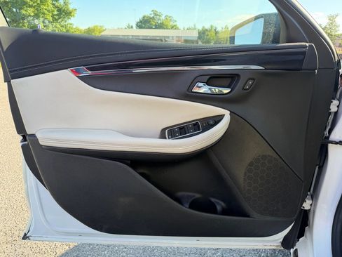 Used 2018 Chevrolet Impala LT w/ Sunroof and Spoiler Package FWD image 24