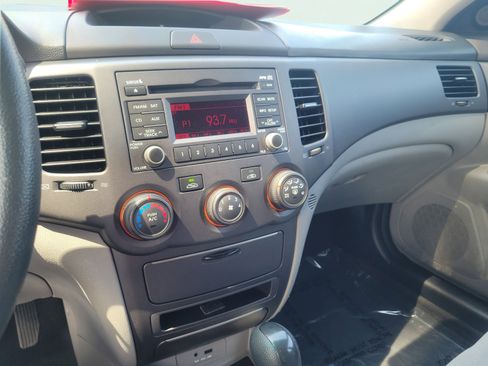 Used 2009 Kia Optima LX image 28