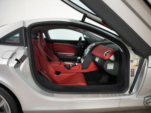 Used 2005 Mercedes-Benz SLR image 34