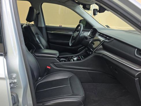 Used 2022 Jeep Grand Cherokee Limited AWD/4WD image 8