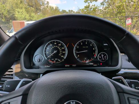 Used 2018 BMW X5 sDrive35i RWD image 16