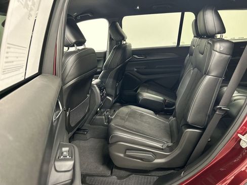 Used 2024 Jeep Grand Cherokee L Altitude image 21