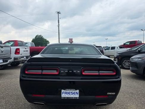 Used 2021 Dodge Challenger SXT RWD image 5