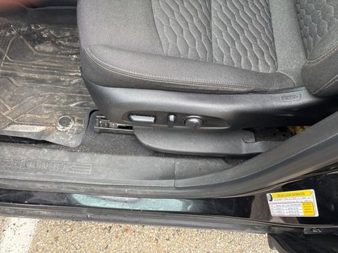 Used 2019 Chevrolet Equinox LT image 11