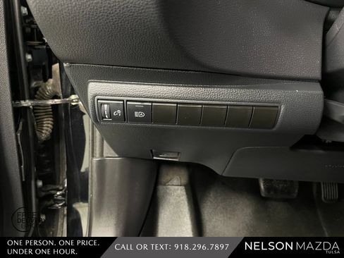 Used 2024 Toyota Corolla SE image 28
