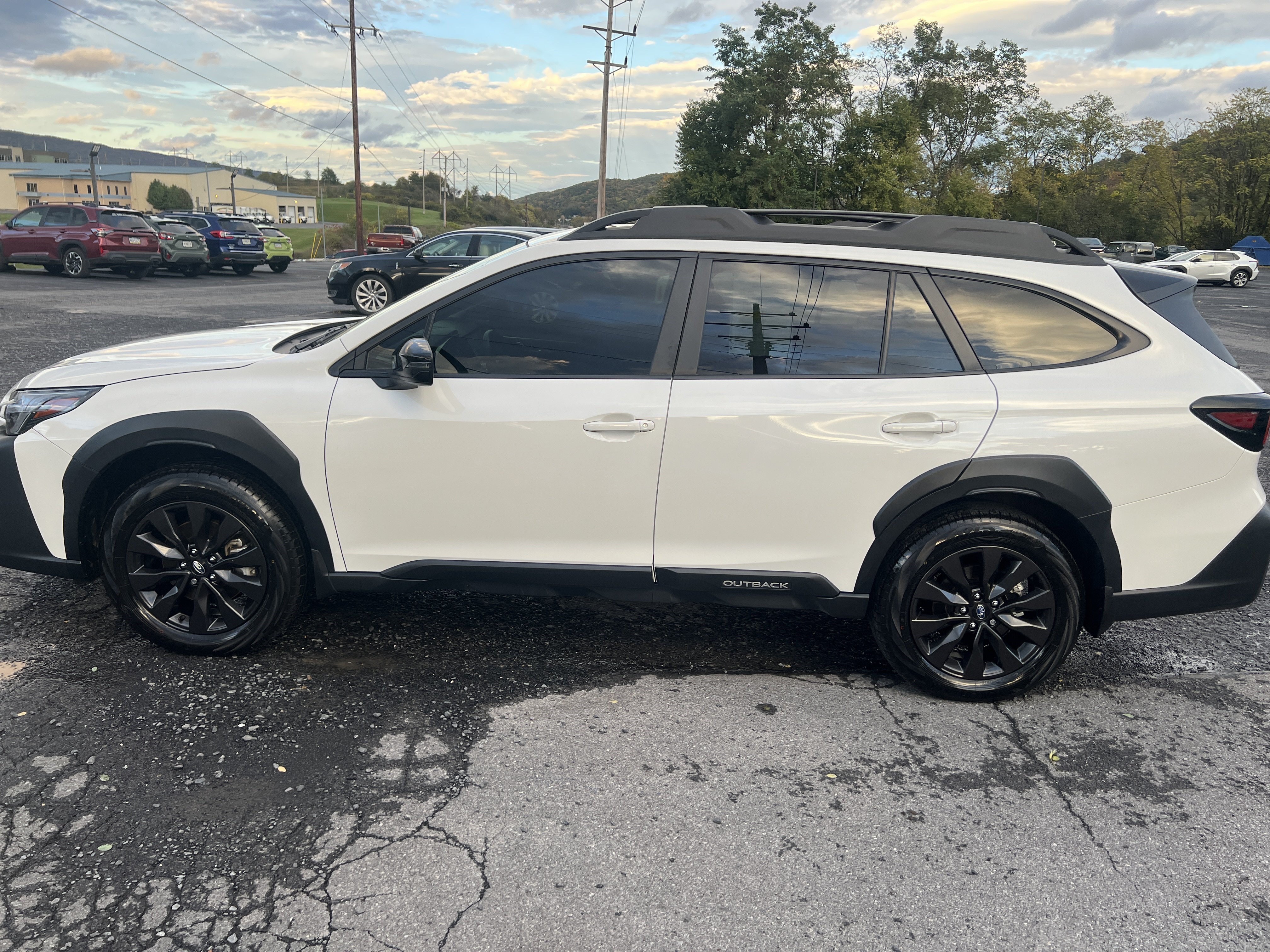 Used 2025 Subaru Outback Onyx Edition XT AWD/4WD image 7