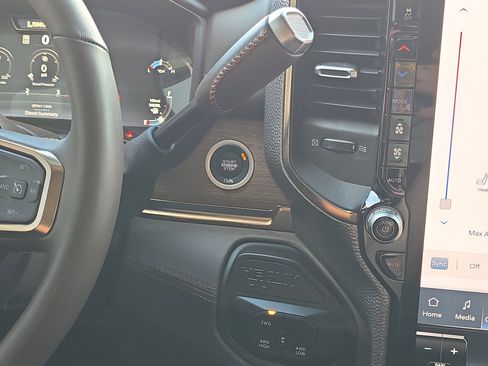 Used 2025 RAM 3500 Longhorn image 20