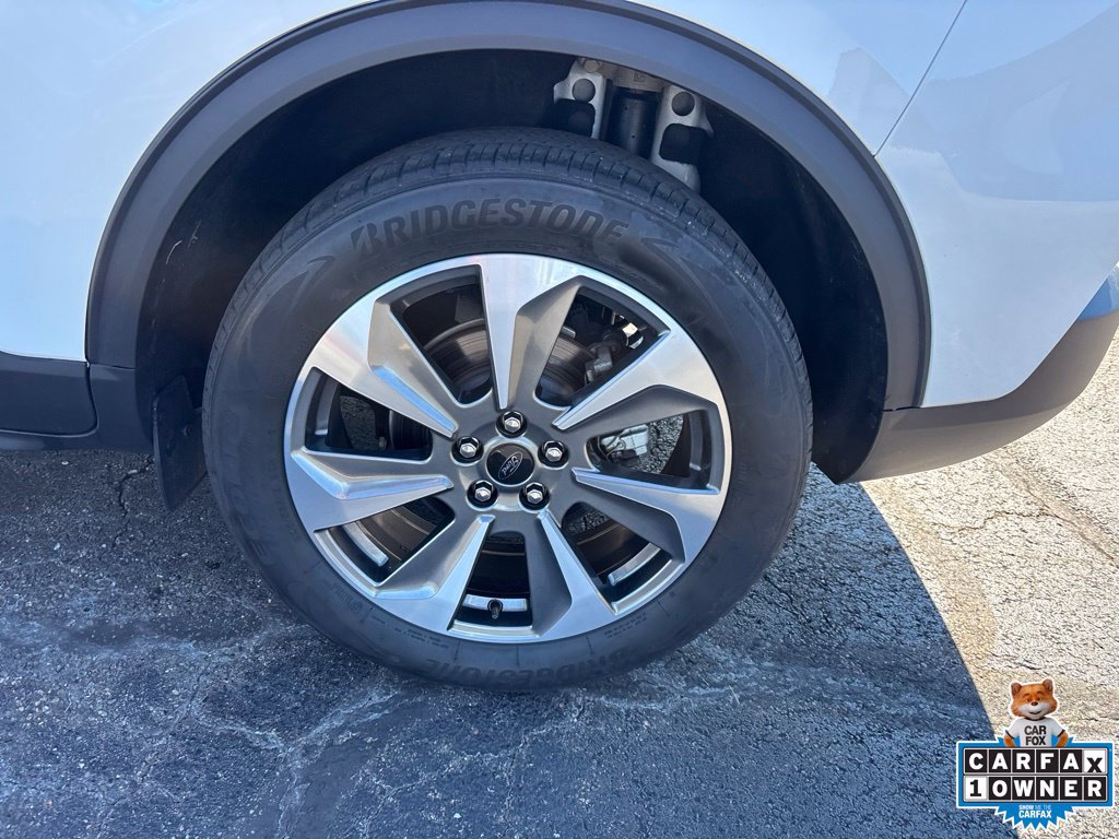 Used 2025 Ford Escape Platinum AWD/4WD image 10