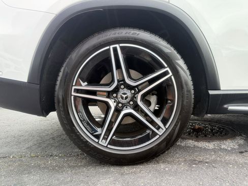 Used 2021 Mercedes-Benz GLS 450 4MATIC image 31