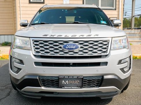 Used 2016 Ford Explorer Platinum AWD/4WD image 2