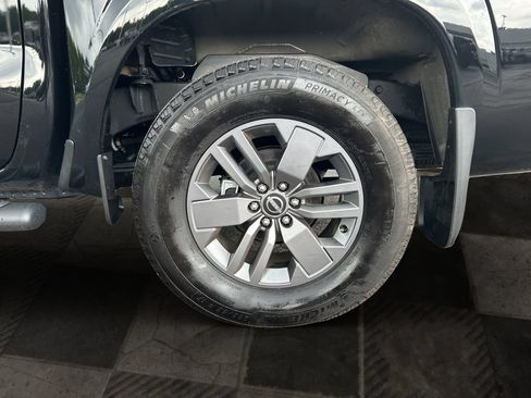 Used 2025 Nissan Frontier SV w/ SV Convenience Package RWD image 11
