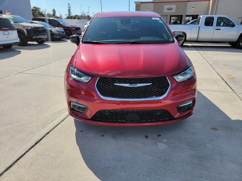 New 2026 Chrysler Pacifica Select FWD image 8