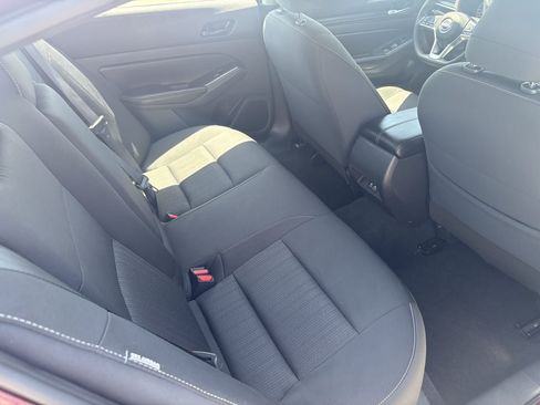 Used 2025 Nissan Altima 2.5 SV FWD image 14