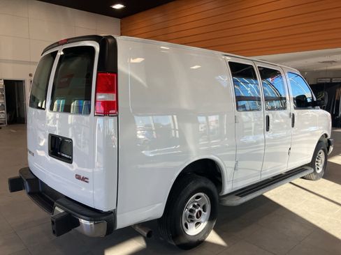 Used 2024 GMC Savana 2500 w/ Driver Convenience Package image 5