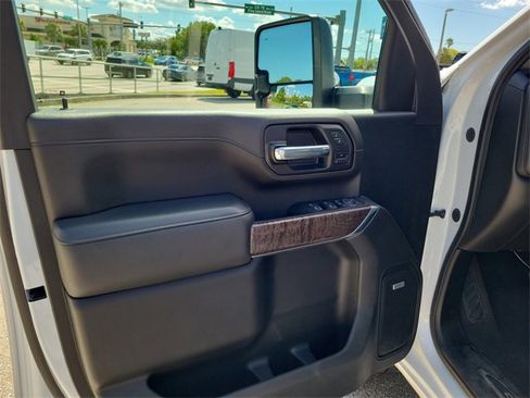 Used 2023 GMC Sierra 3500 Denali w/ Denali Ultimate Package image 19