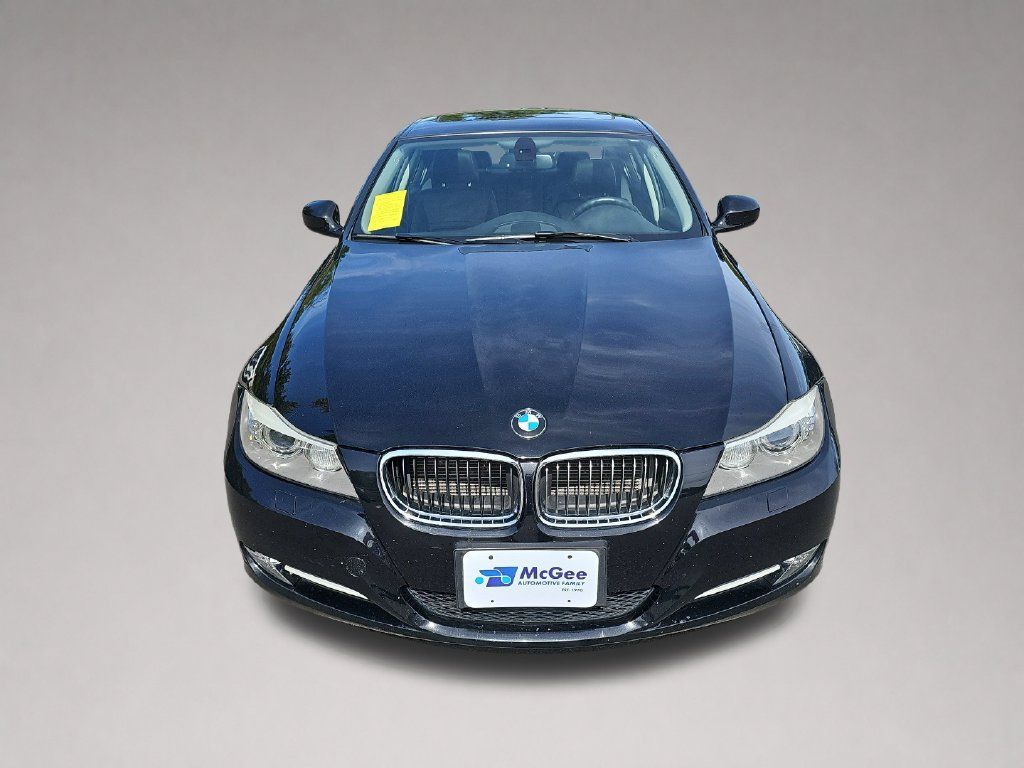 Used 2011 BMW 335i xDrive Sedan AWD/4WD image 9