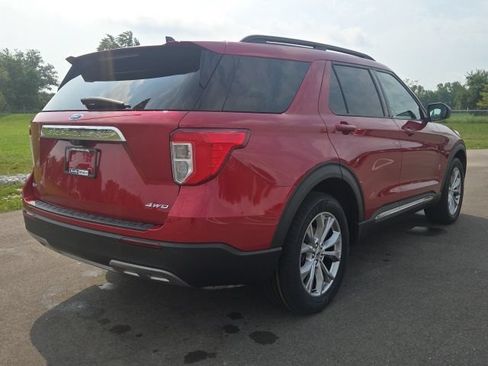 Used 2021 Ford Explorer XLT w/ Equipment Group 202A AWD/4WD image 8
