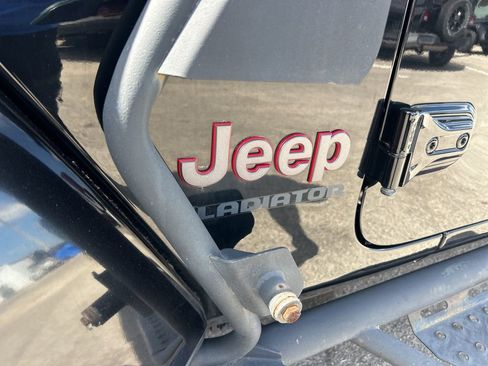 Used 2021 Jeep Gladiator Rubicon image 18