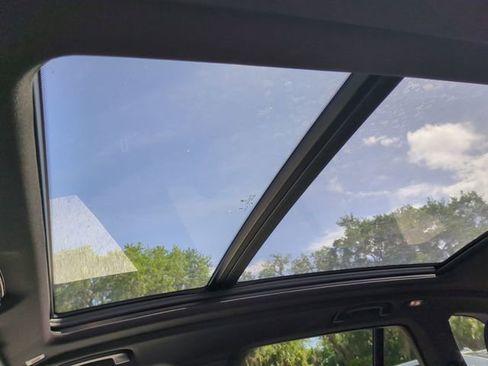 Used 2025 BMW X5 sDrive40i w/ M Sport Package image 22