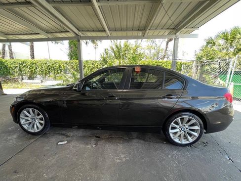 Used 2018 BMW 320i Sedan RWD image 3