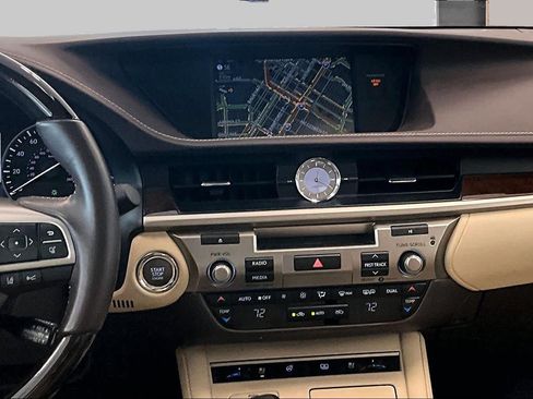 Used 2018 Lexus ES 350 w/ Luxury Package w/Wood Trim FWD image 6