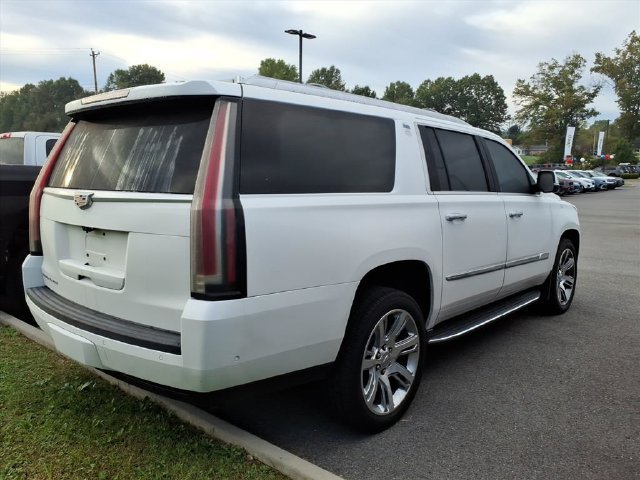 Used 2020 Cadillac Escalade ESV Premium Luxury AWD/4WD image 8