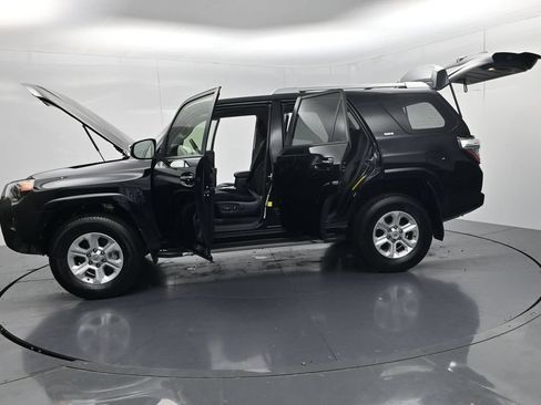 Used 2016 Toyota 4Runner SR5 AWD/4WD image 59