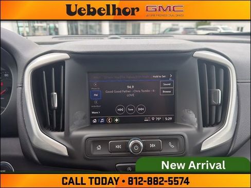 Used 2024 GMC Terrain SLE AWD/4WD image 29