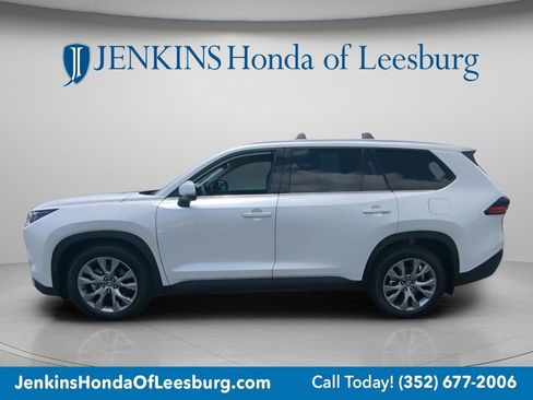 Used 2025 Toyota Grand Highlander FWD image 9