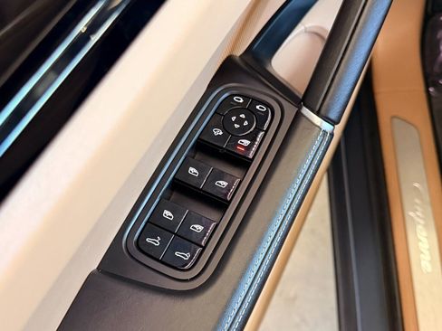 Used 2019 Porsche Cayenne image 26