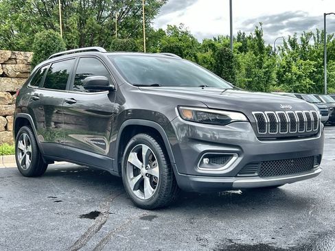 Used 2019 Jeep Cherokee Limited FWD image 7