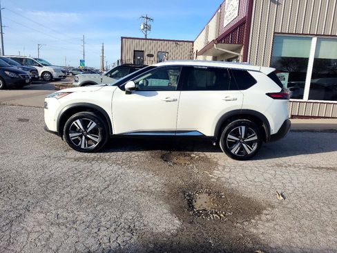 Used 2023 Nissan Rogue SL w/ SL Premium Package image 9