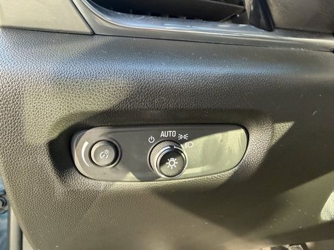 Certified 2022 Chevrolet Traverse LT image 21