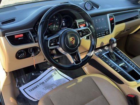 Used 2017 Porsche Macan AWD/4WD image 27