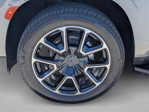 Used 2021 Chevrolet Suburban RST RWD image 24