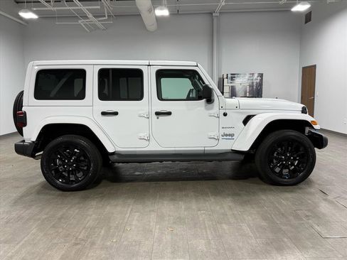 Used 2022 Jeep Wrangler Unlimited Sahara image 3
