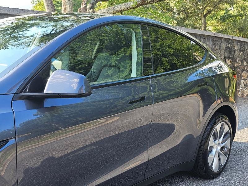 Used 2023 Tesla Model Y Long Range AWD/4WD image 23