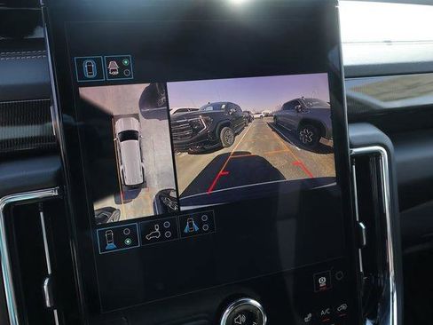 New 2026 GMC Yukon XL Elevation AWD/4WD image 32
