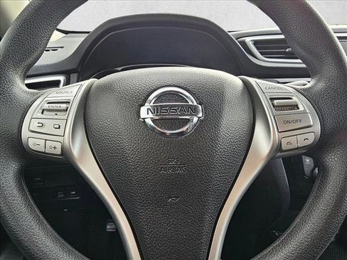 Used 2016 Nissan Rogue SV AWD/4WD image 21